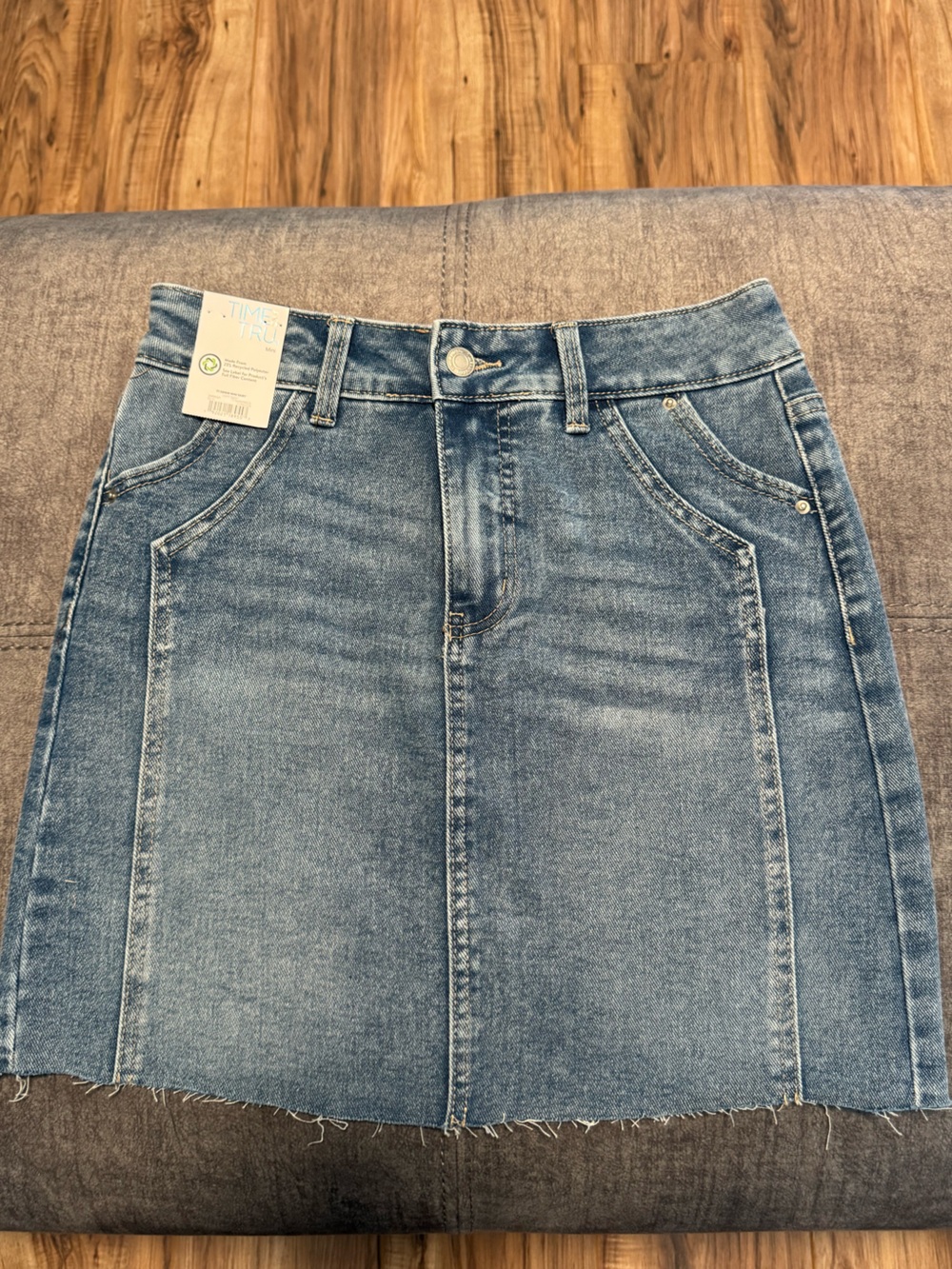 Time and Tru Classic Blue Straight-Leg Women’s Jeans